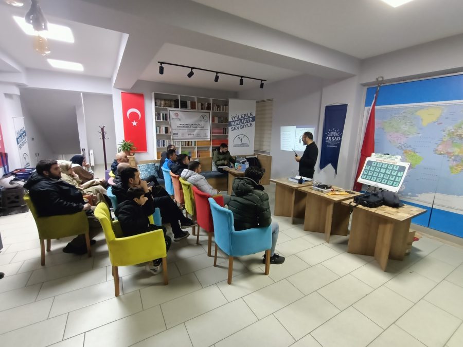Çanakkale AKRAD gönüllülerimize Amatör Telsizcilik Bilgilendirme Semineri Verildi