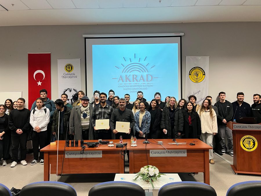 IEEE Çankaya University Student Branch ComSoc Öğrenci Kulübü ile Amatör Telsizcilik Farkındalık Semineri